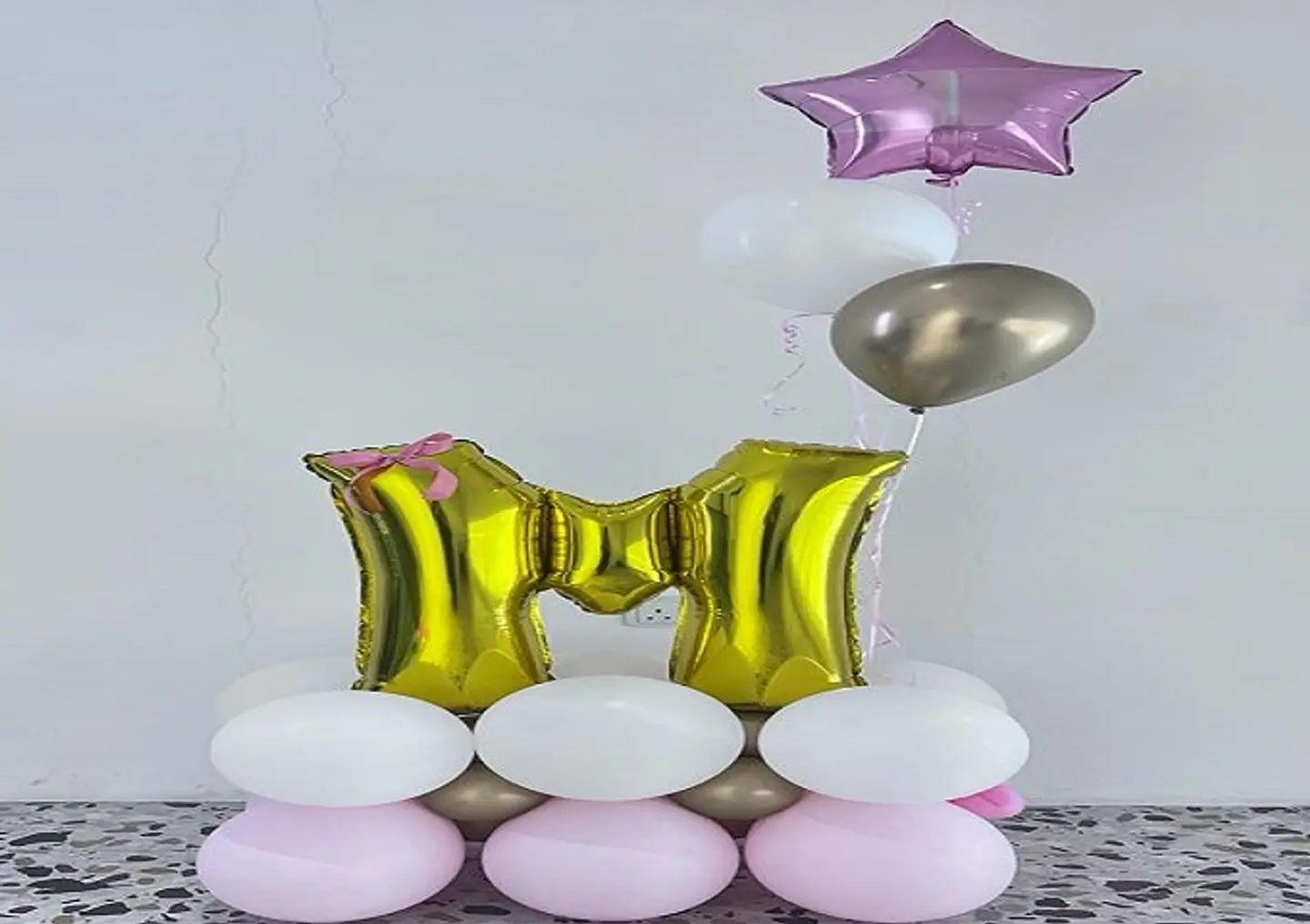 Balloon Letter Stand