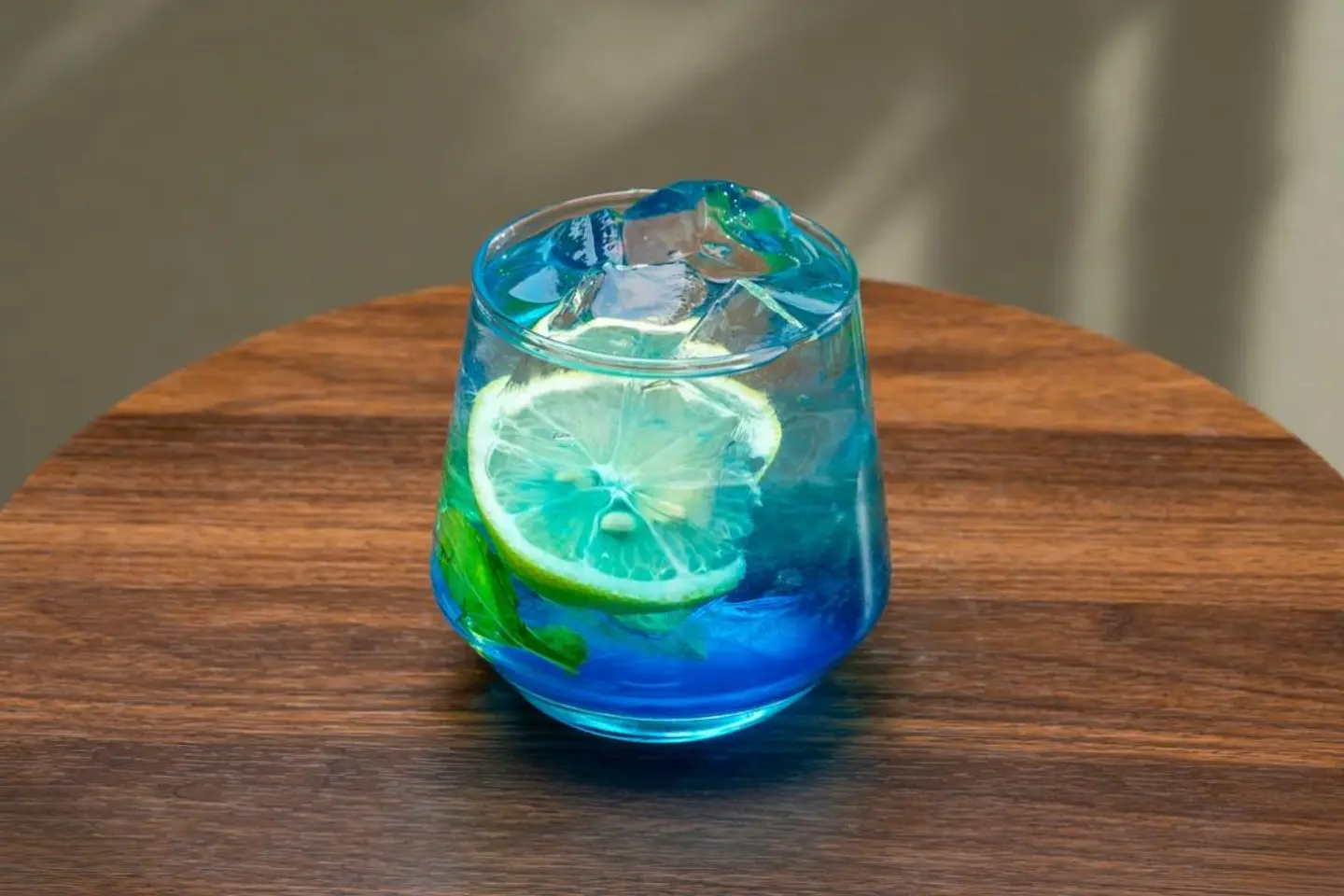 موهيتو توت أزرق