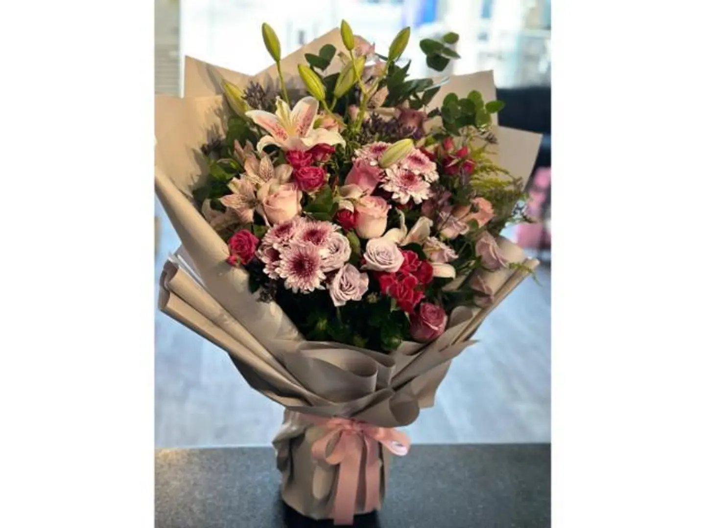 بوكيه زهور ميكس جميل مع زنابق