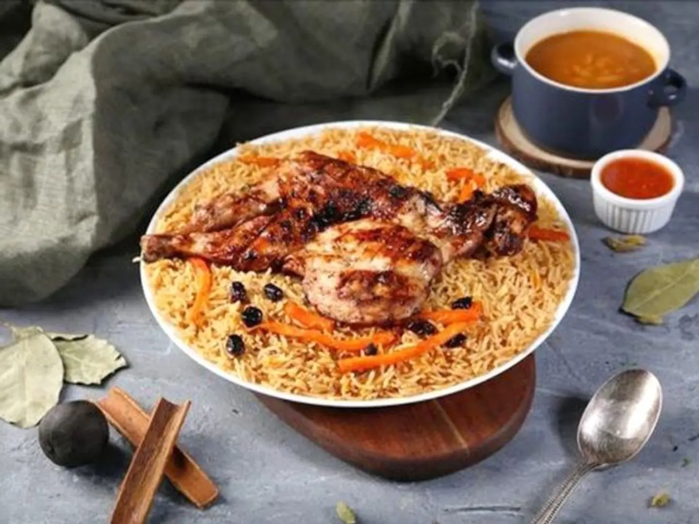 نصف دجاج على الفحم + أرز