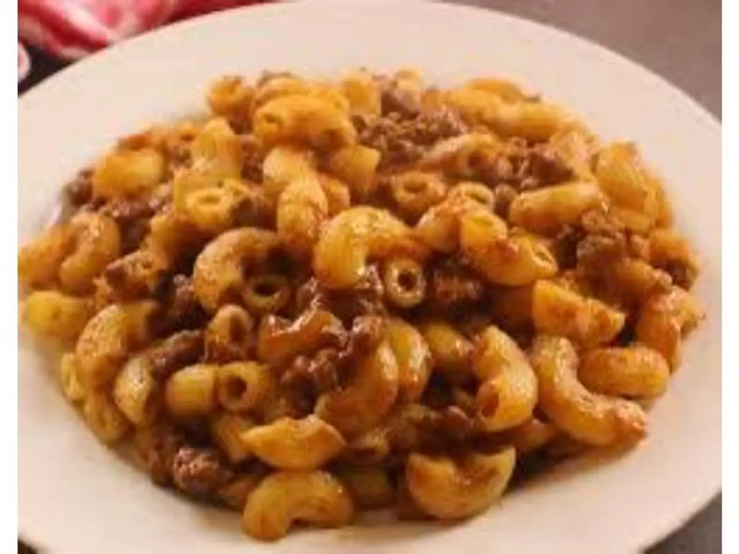 باستا صوص أحمر لحم طازج