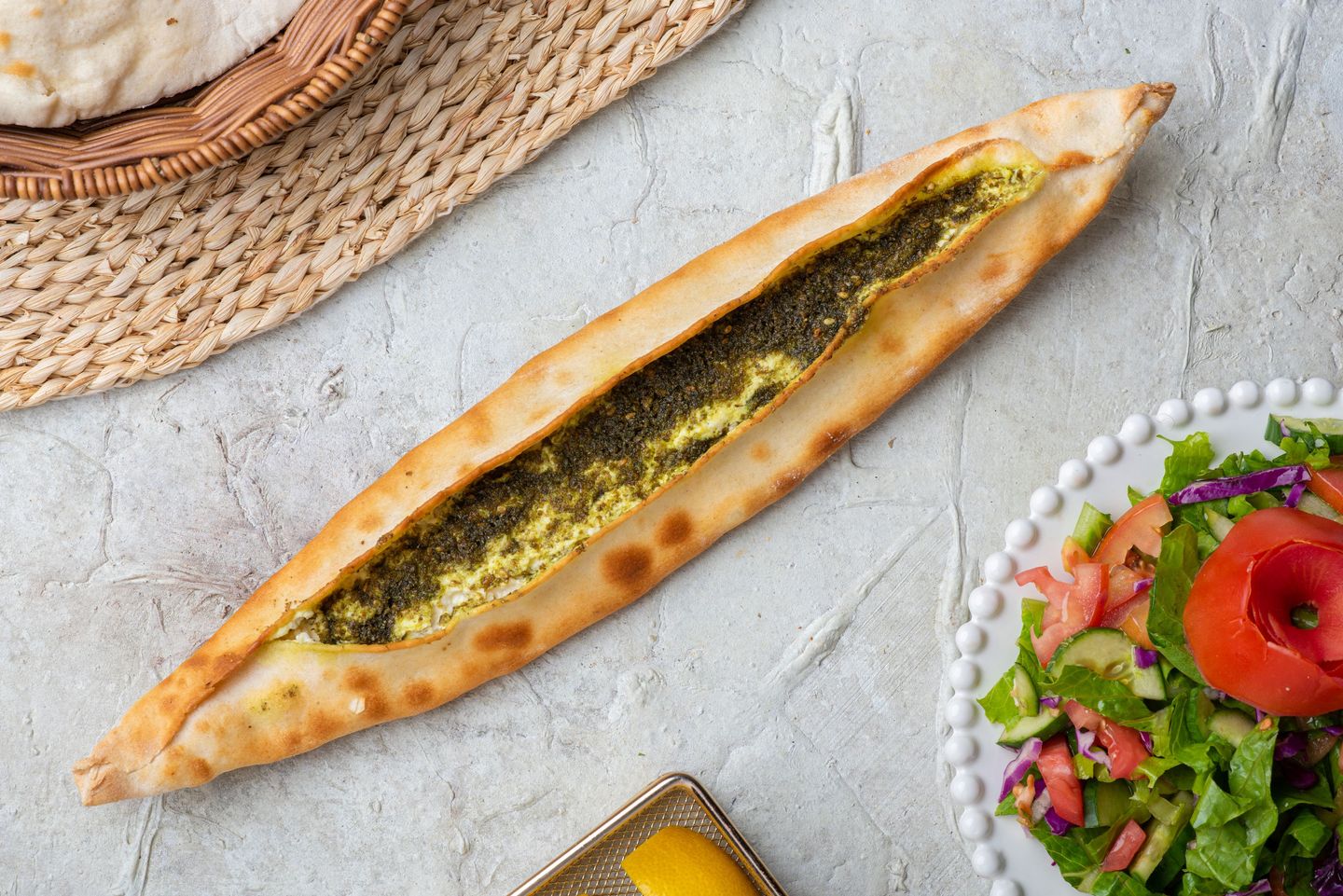 فطيرة لبنة بالزعتر