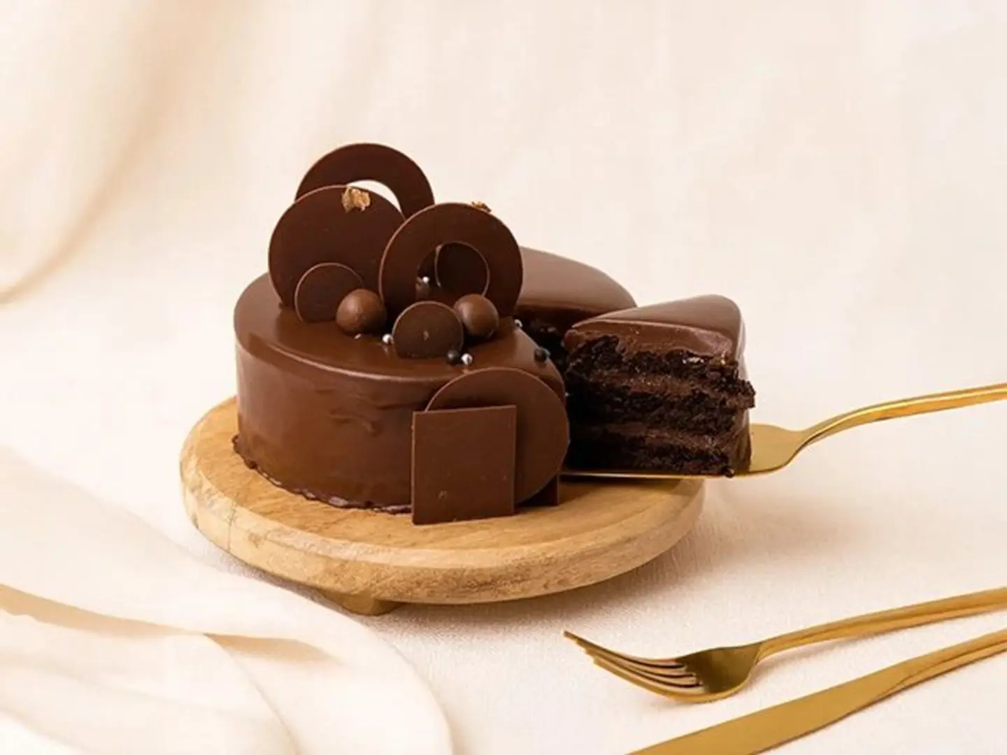 هدية كعكة فادج الشوكولاتة الفاخرة 500 غرام عيد ميلاد، ذكرى سنوية، أو للمناسبات