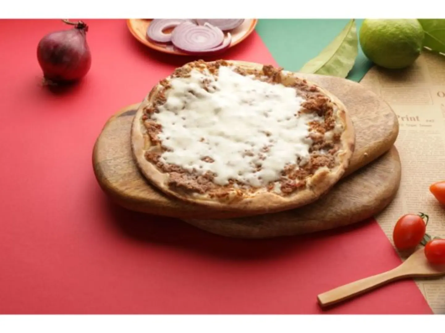 لحم بعجين مع الجبنة السائلة