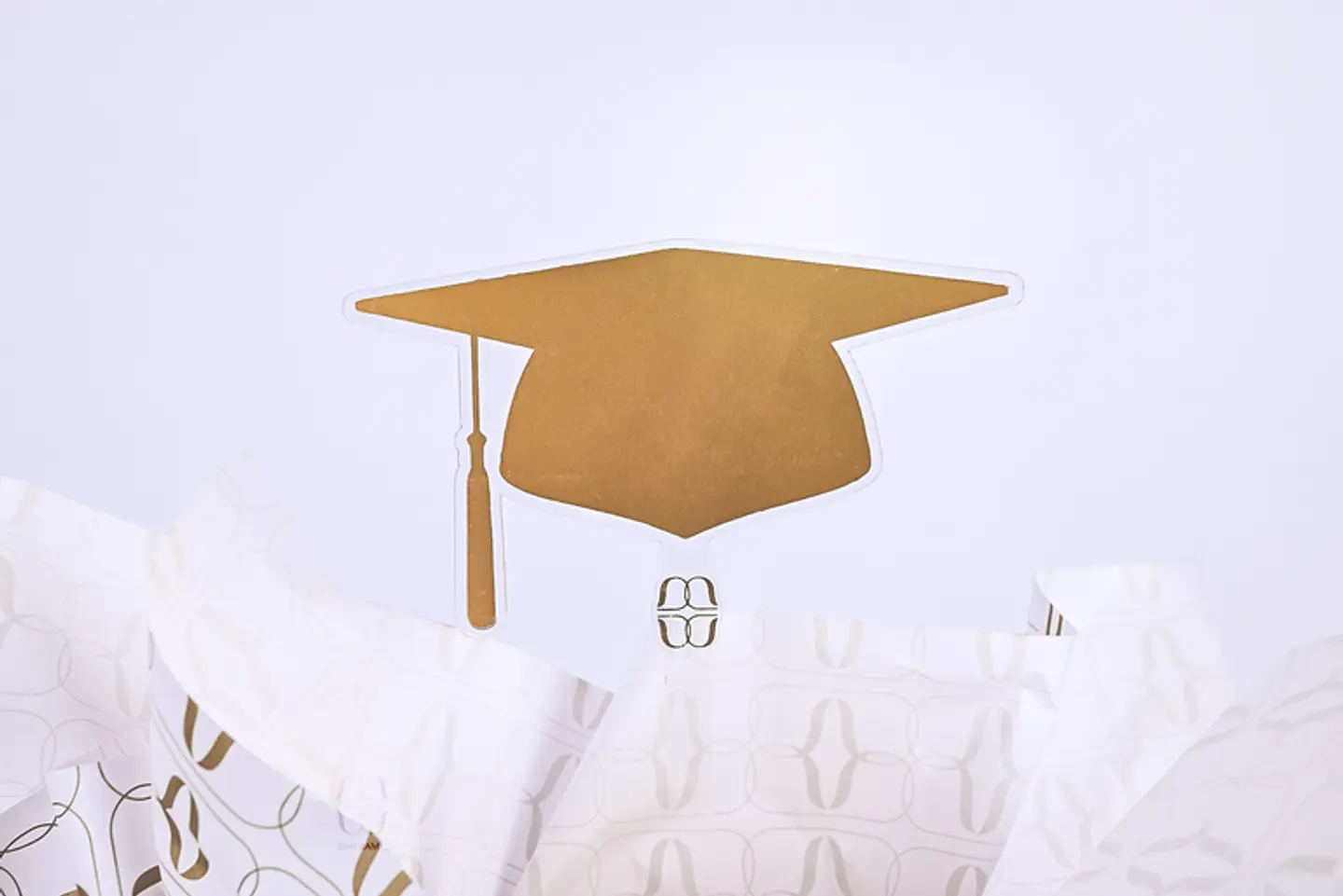 تغريسه قبعه التخرج