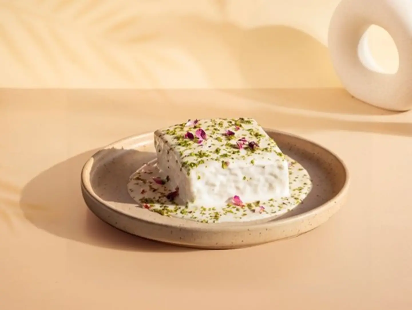 Aqeli Cake