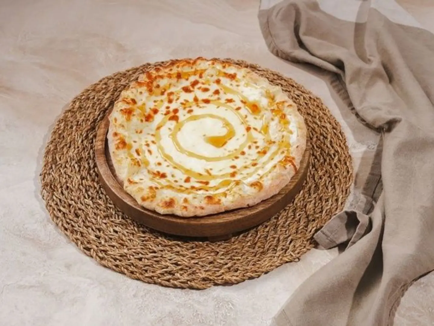 منقوشة لبنه وعسل