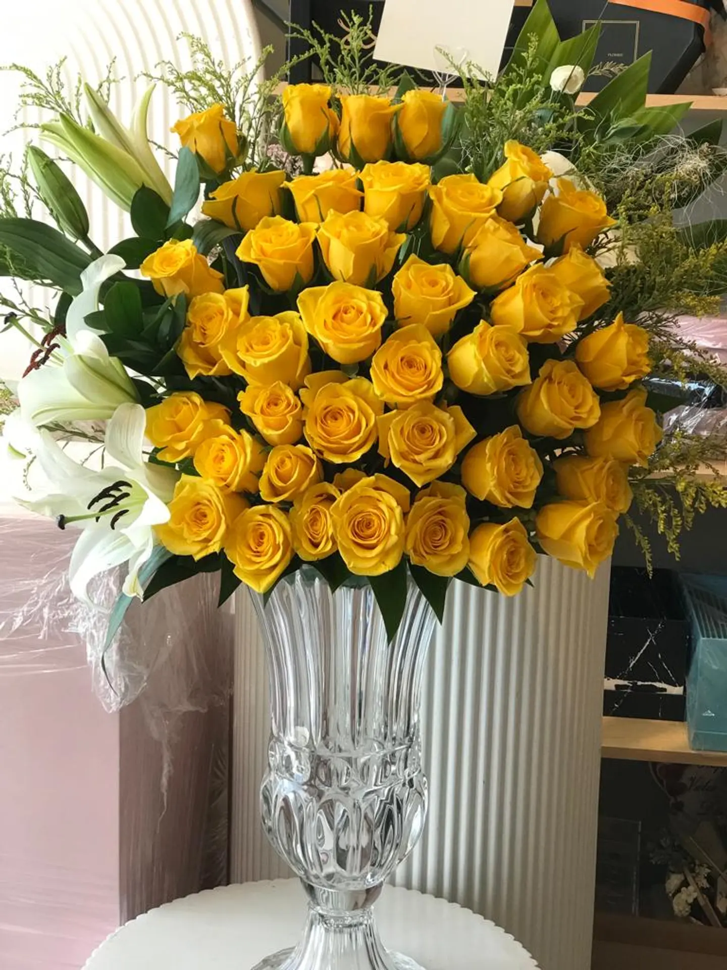 F12 Vase