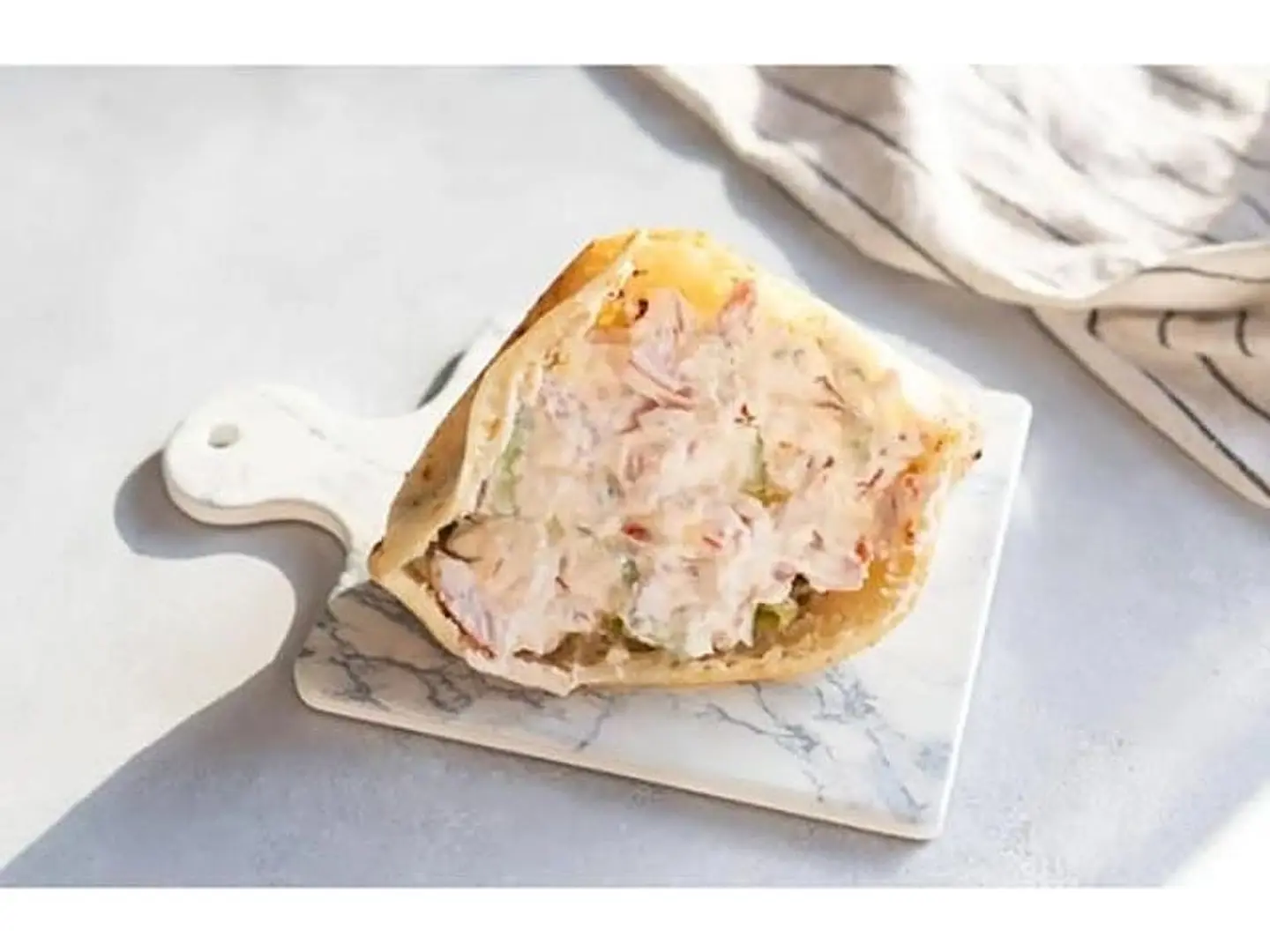 ساندوتش جبنه قديمة بيض مسلوق