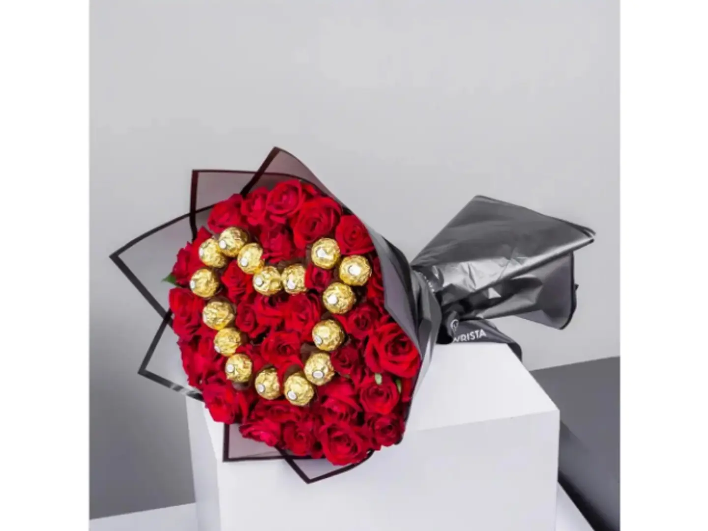 باقة الورد الأحمر مع الشوكولاتة