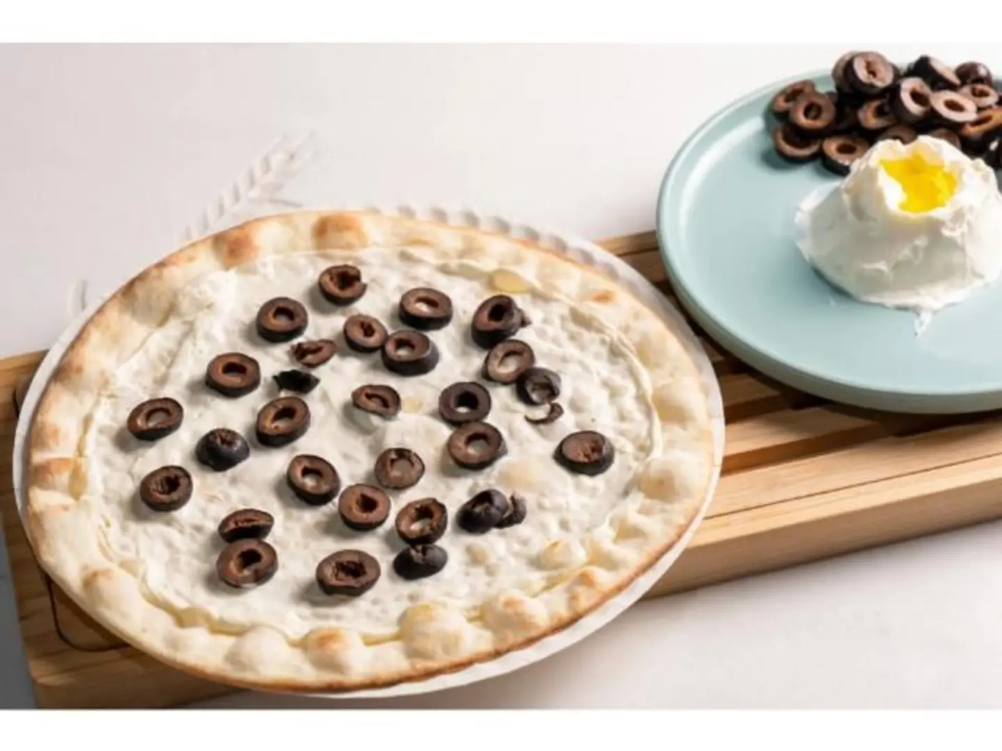 Cheese With Thyme And Olives