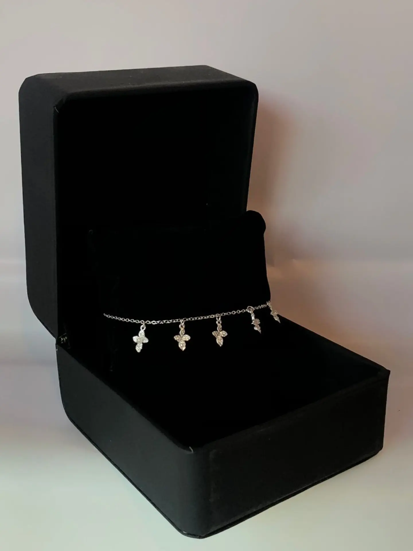 اسوارة ورد باسكال فضي