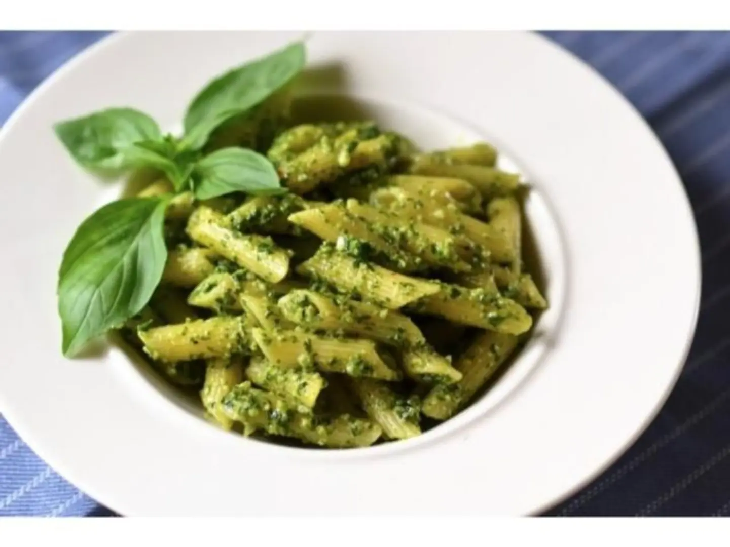 مكرونه بيستو