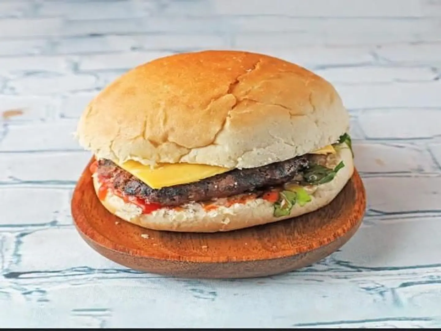 برجر لحم مع الجبنة