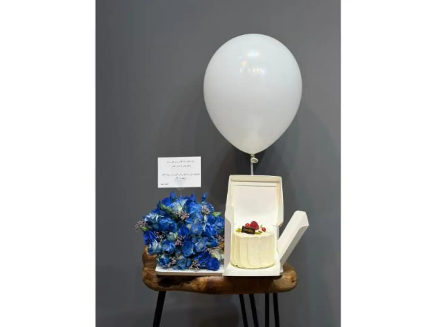 Kendira Blue Rose Cake