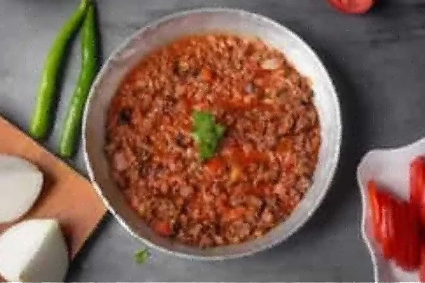 Hot Lamb Hummus With Tomatoes