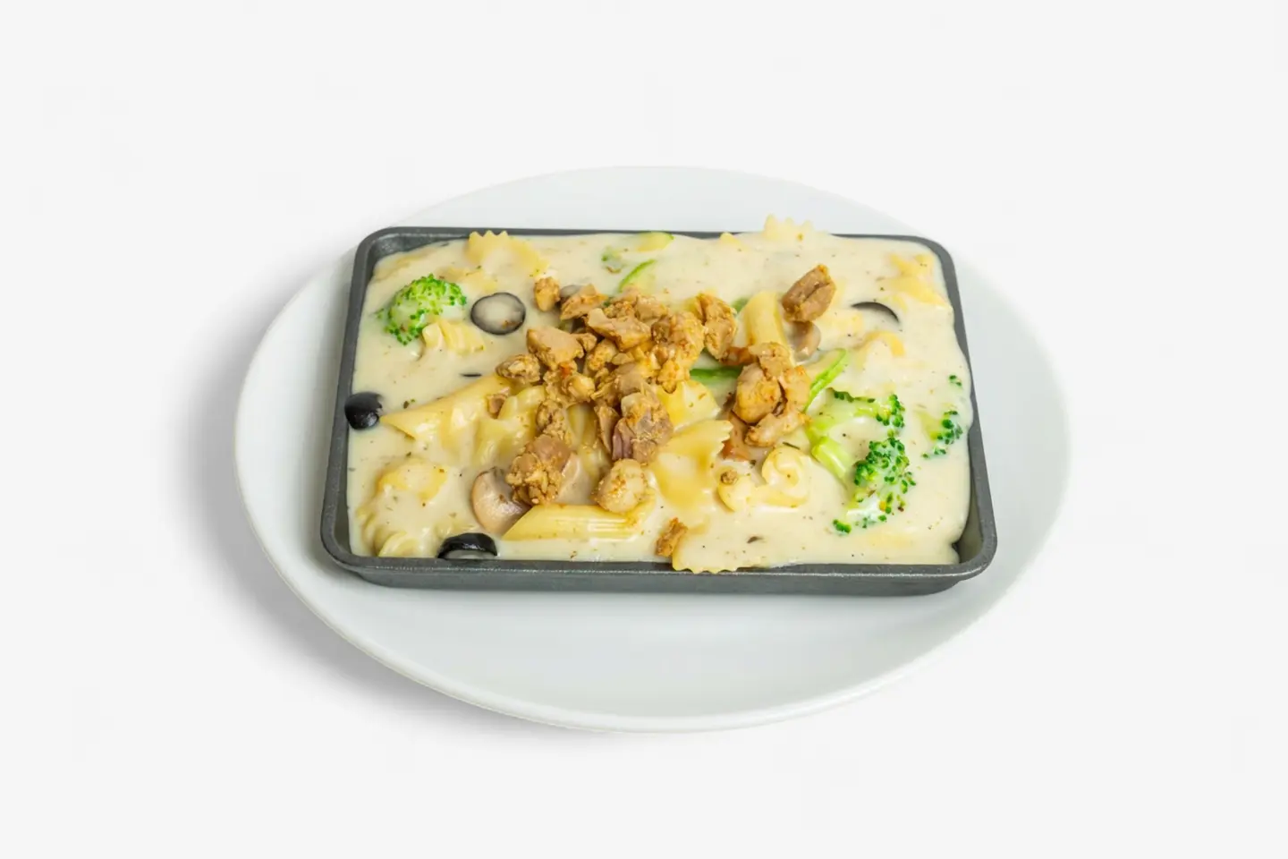 باستا دجاج بالصوص الابيض
