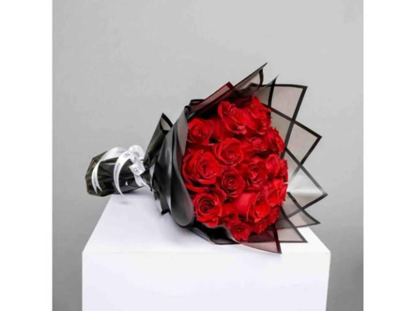 Wid 30 Premium Red Roses