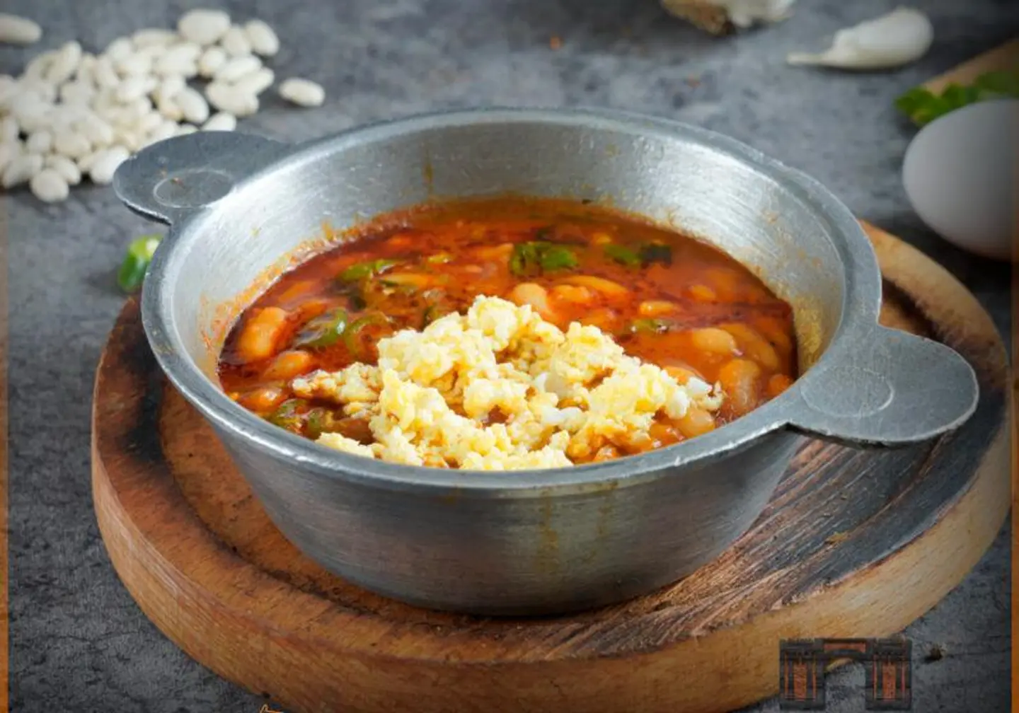 فاصوليا حمراء بالبيض