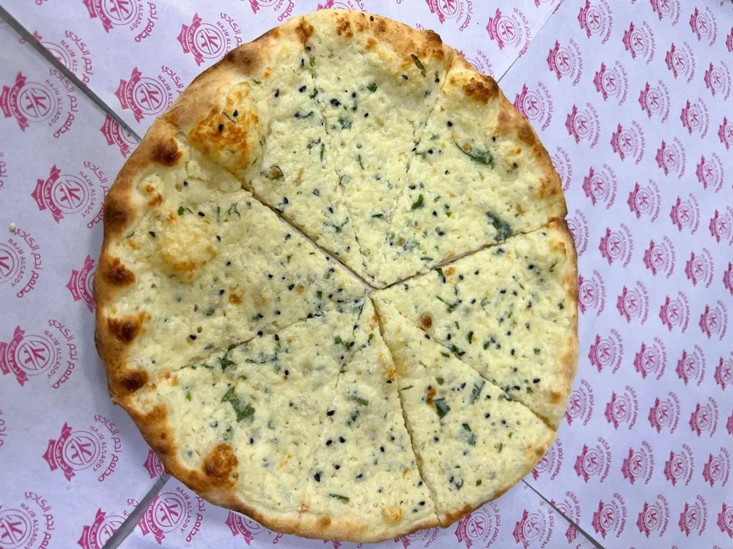 فطيرة جبنة عكاوي مدورة