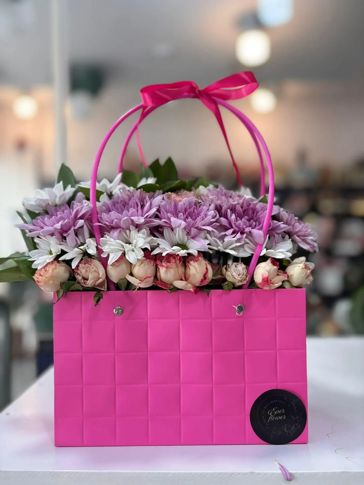 جمال الورود المشكله في سلة حب