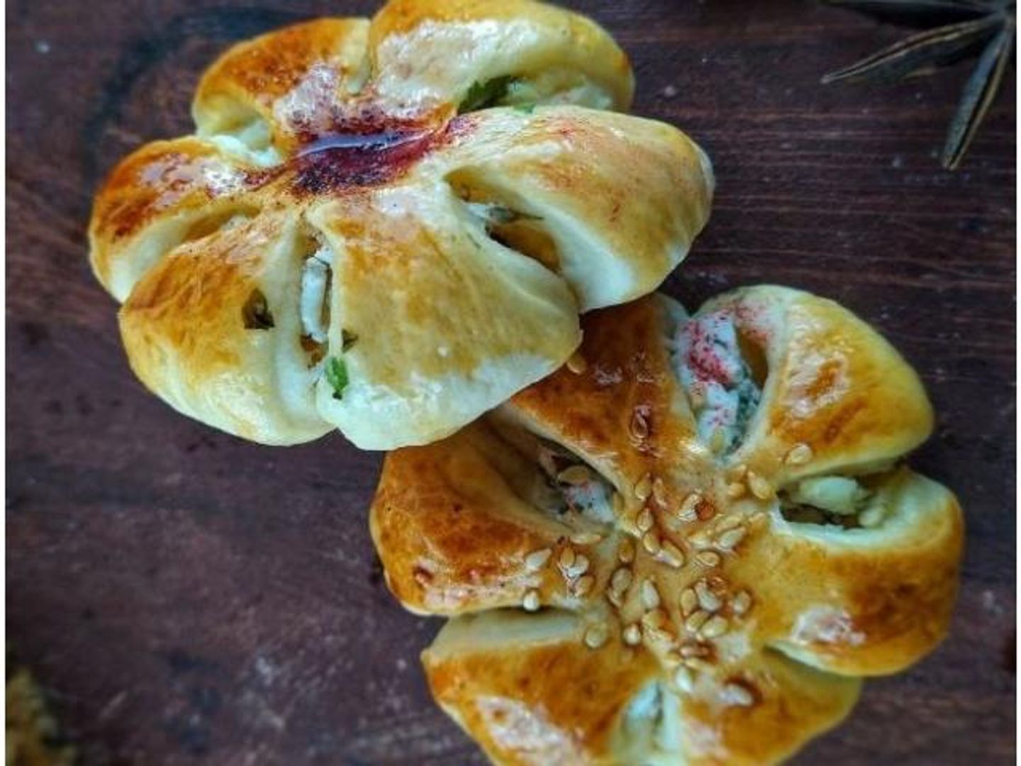 Cheese, Mint And Olives Pie