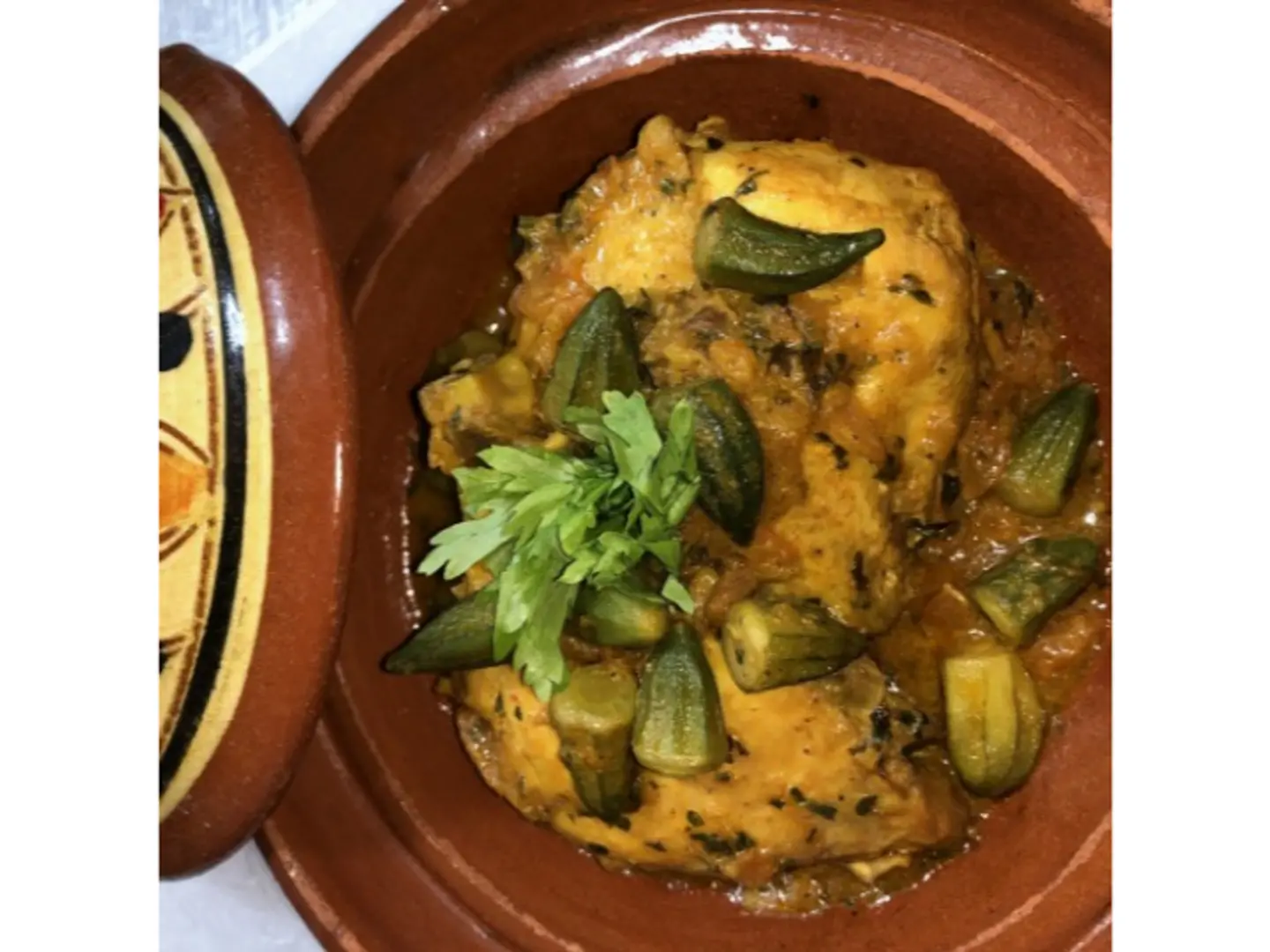 طاجن دجاج بالبامية