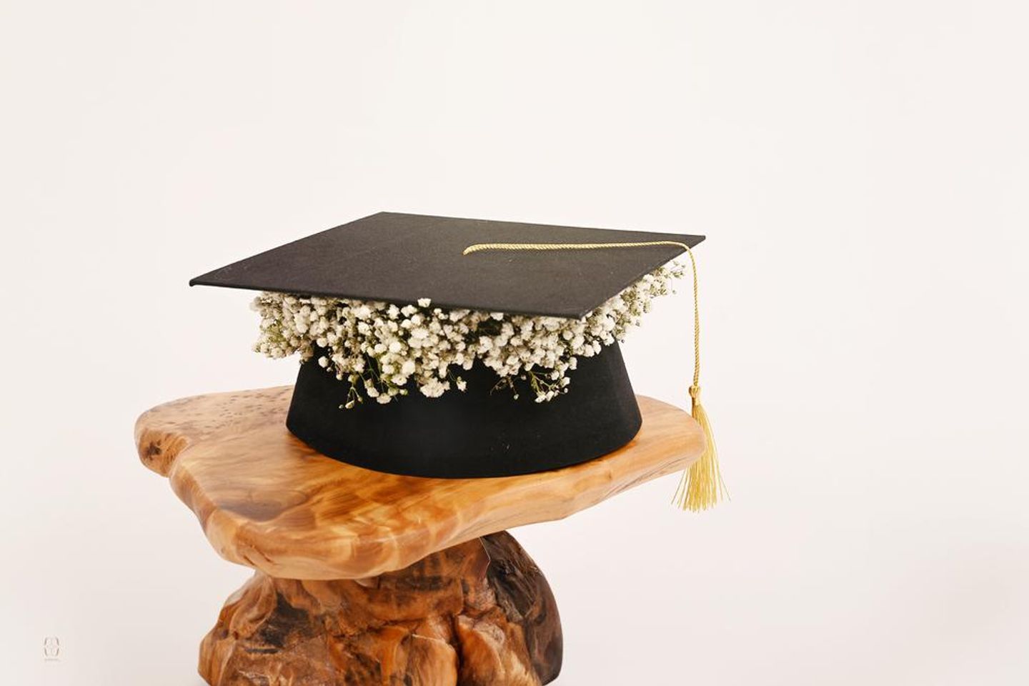 Graduation Hat With Roses