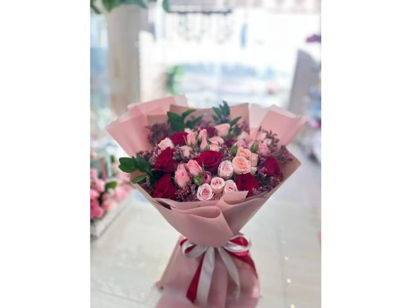 بوكيه ملون احمر ووردي