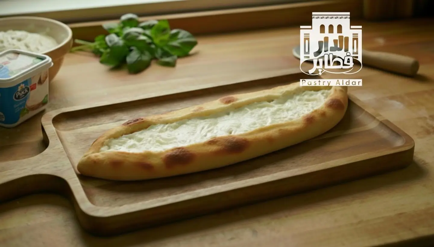 فطيرة لبنة وسط
