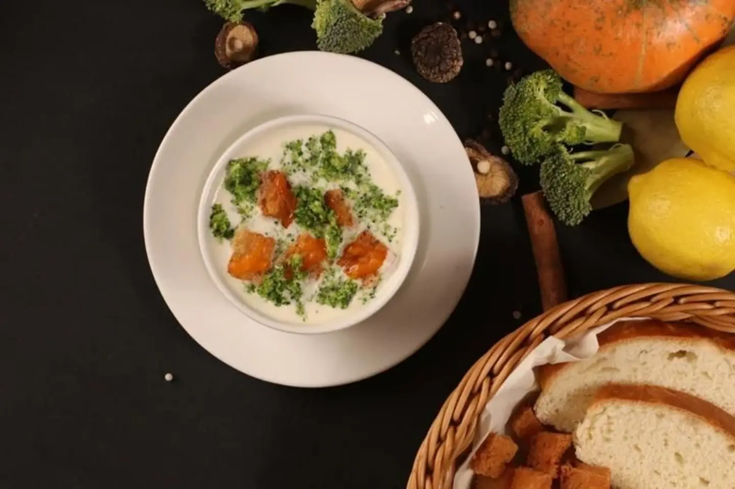 شوربة بروكلي شيدر كريم