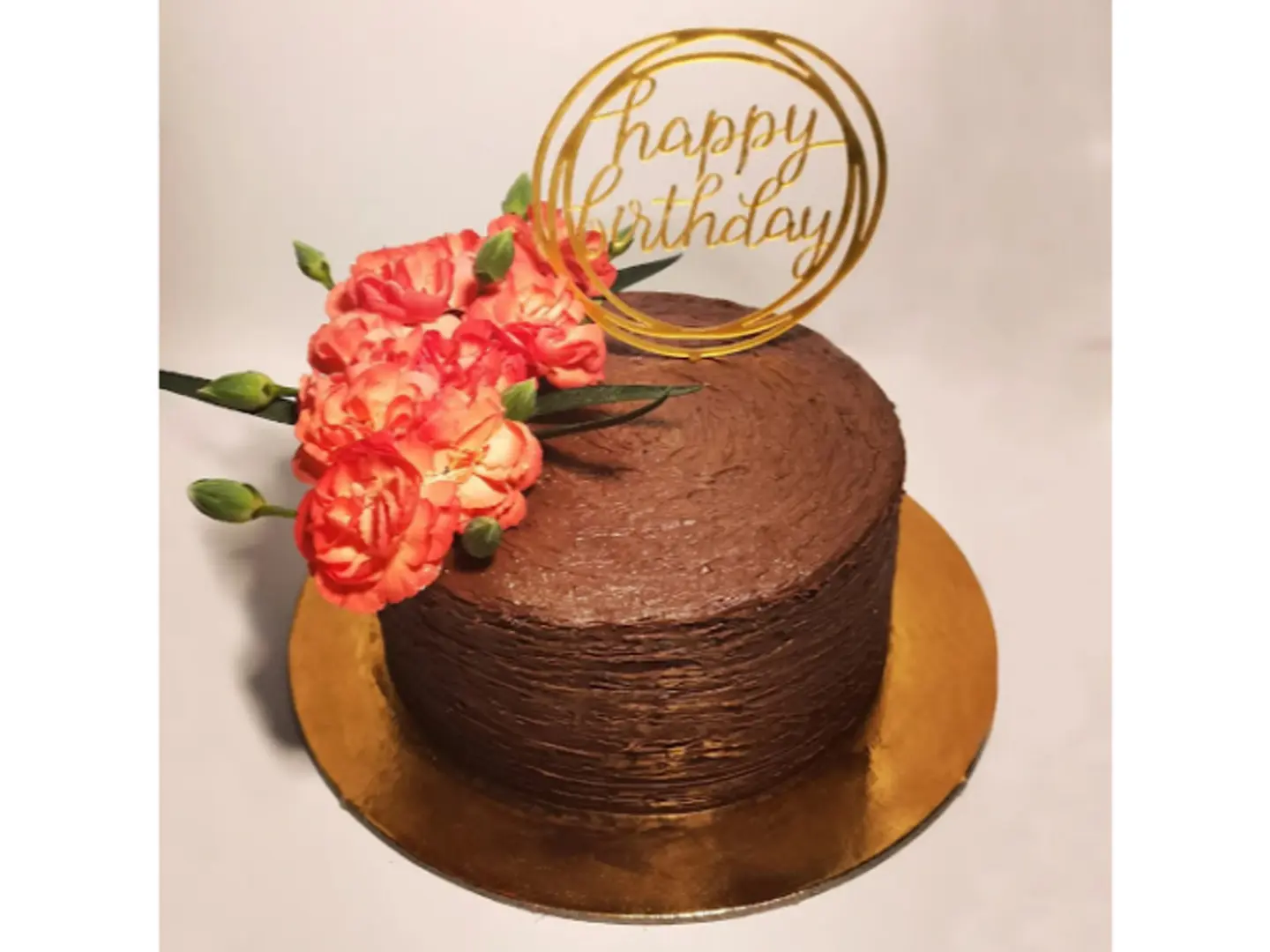 كعكة الشوكولاتة لعيد ميلاد سعيد