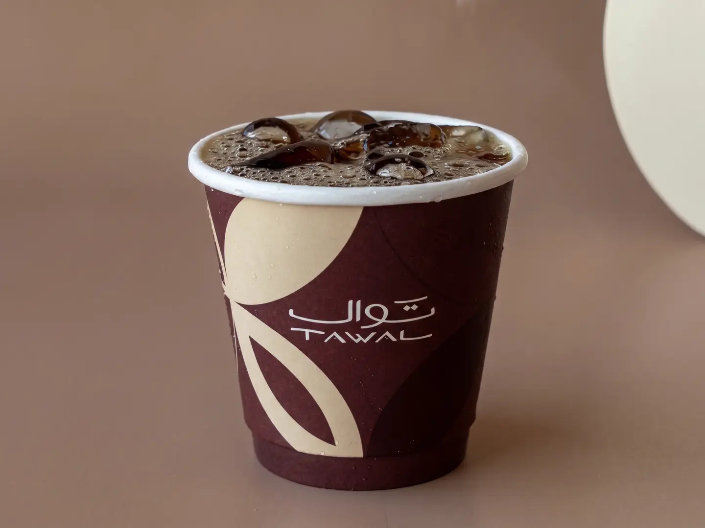 قهوة اليوم بارد كبير