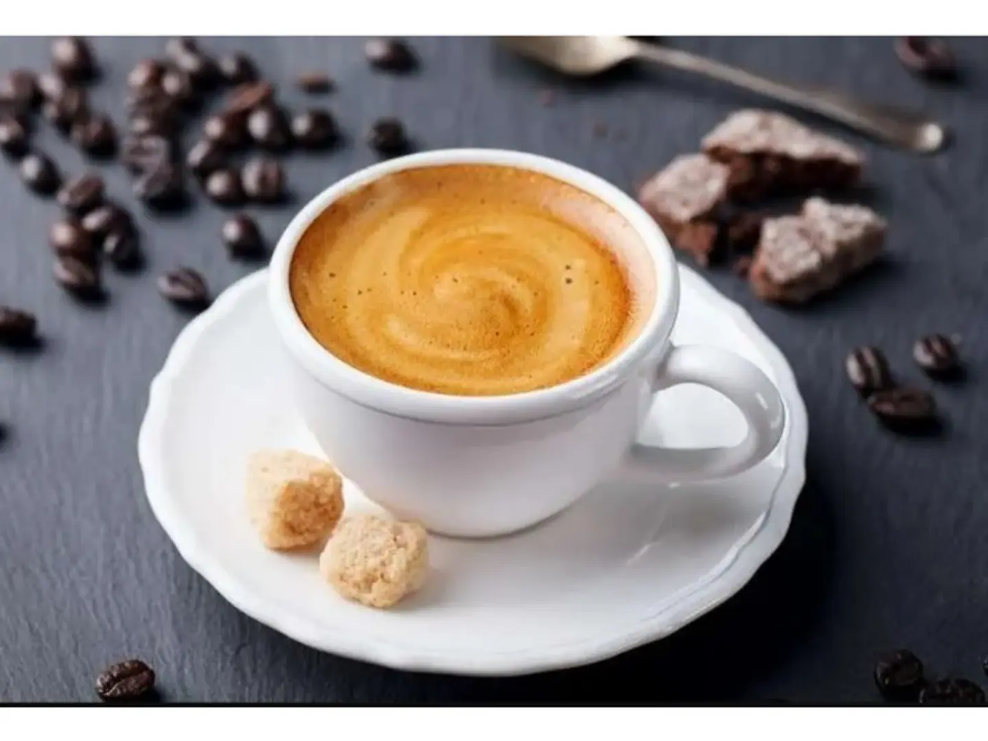 قهوة فرنسي مع البندق