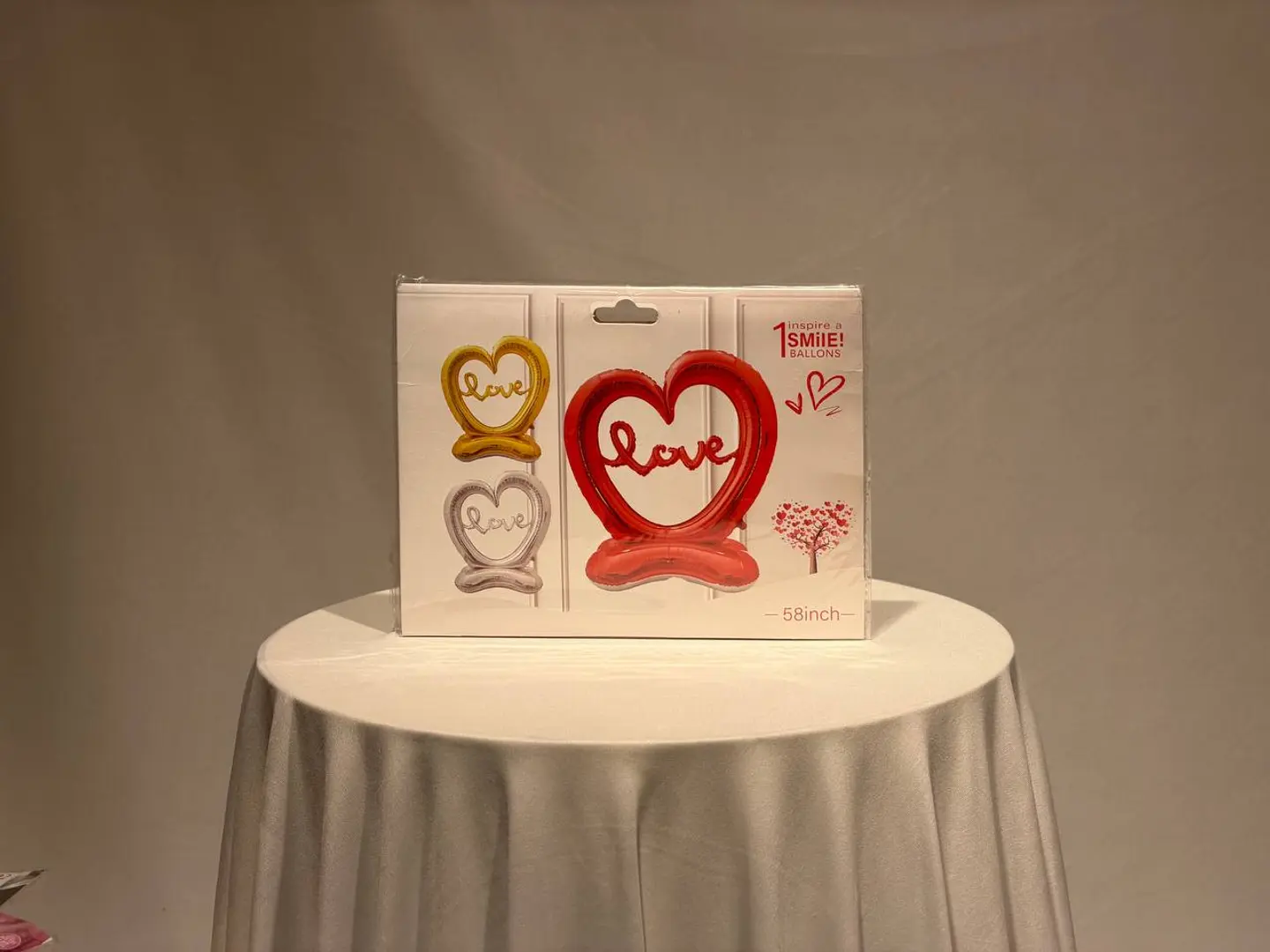 إشراقة الحب بالون القلب العائم مع هيليوم