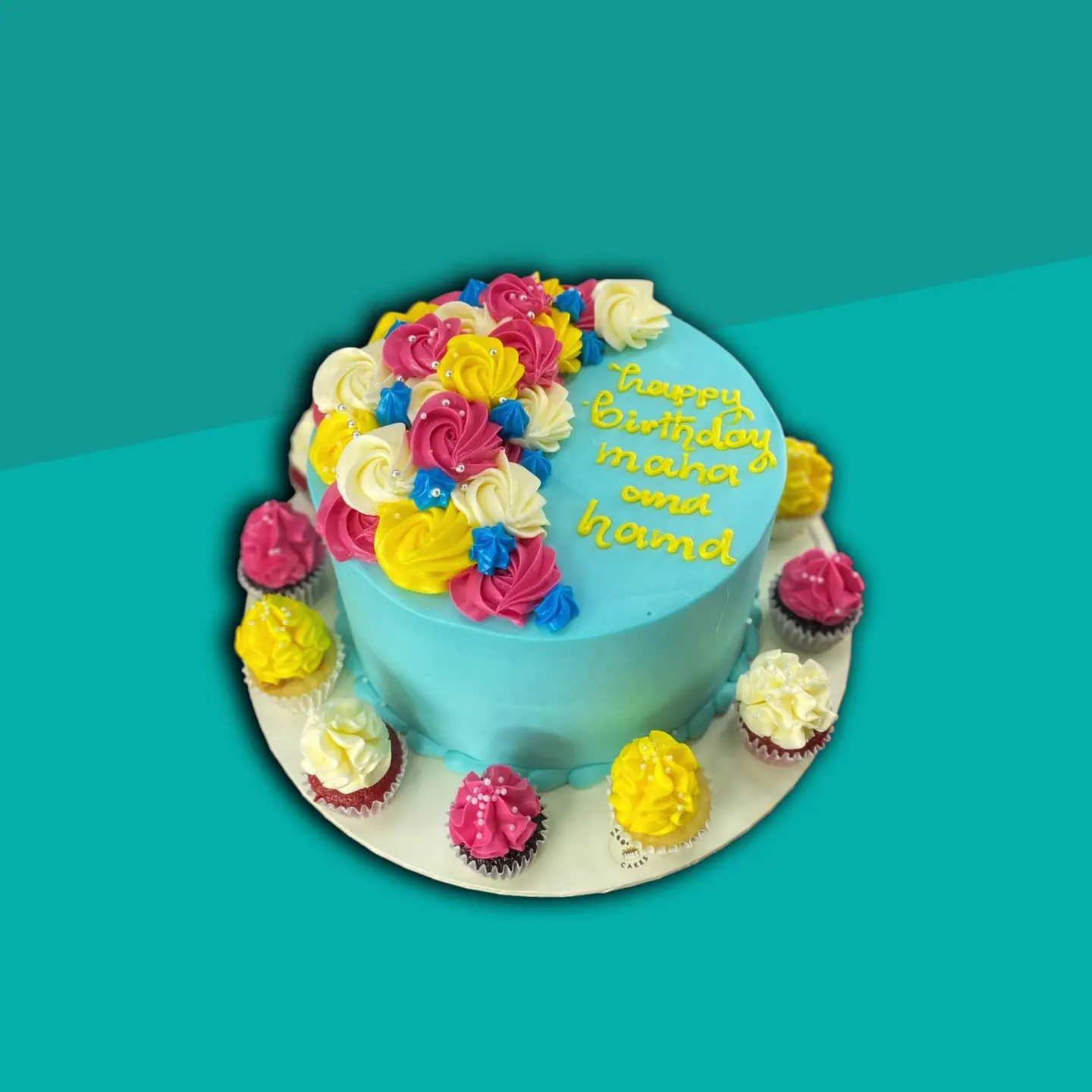 Sunset Cake With Cupcakes