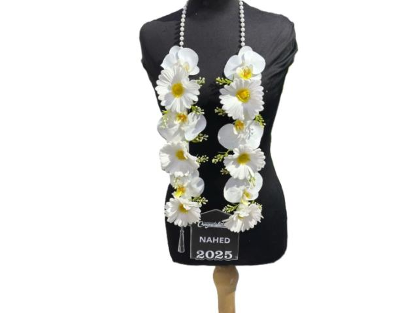 عقد تخرج أوركيد مع الاسم