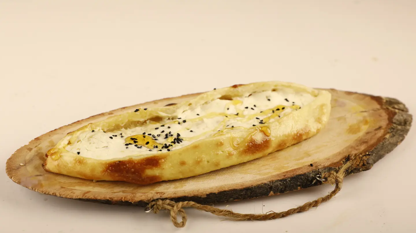 Labnah Pie With Honey