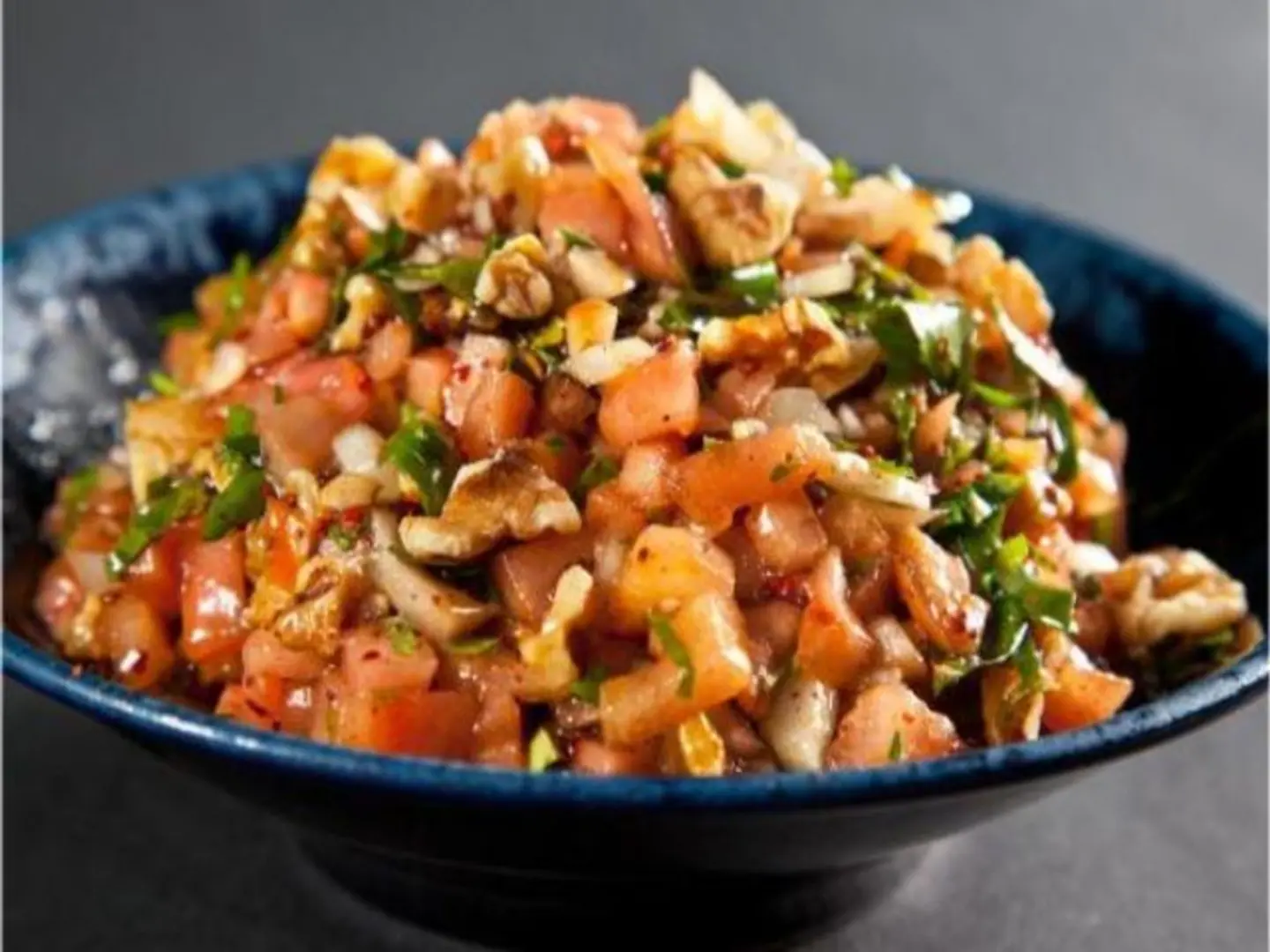 سلطة طماطم مع جوز