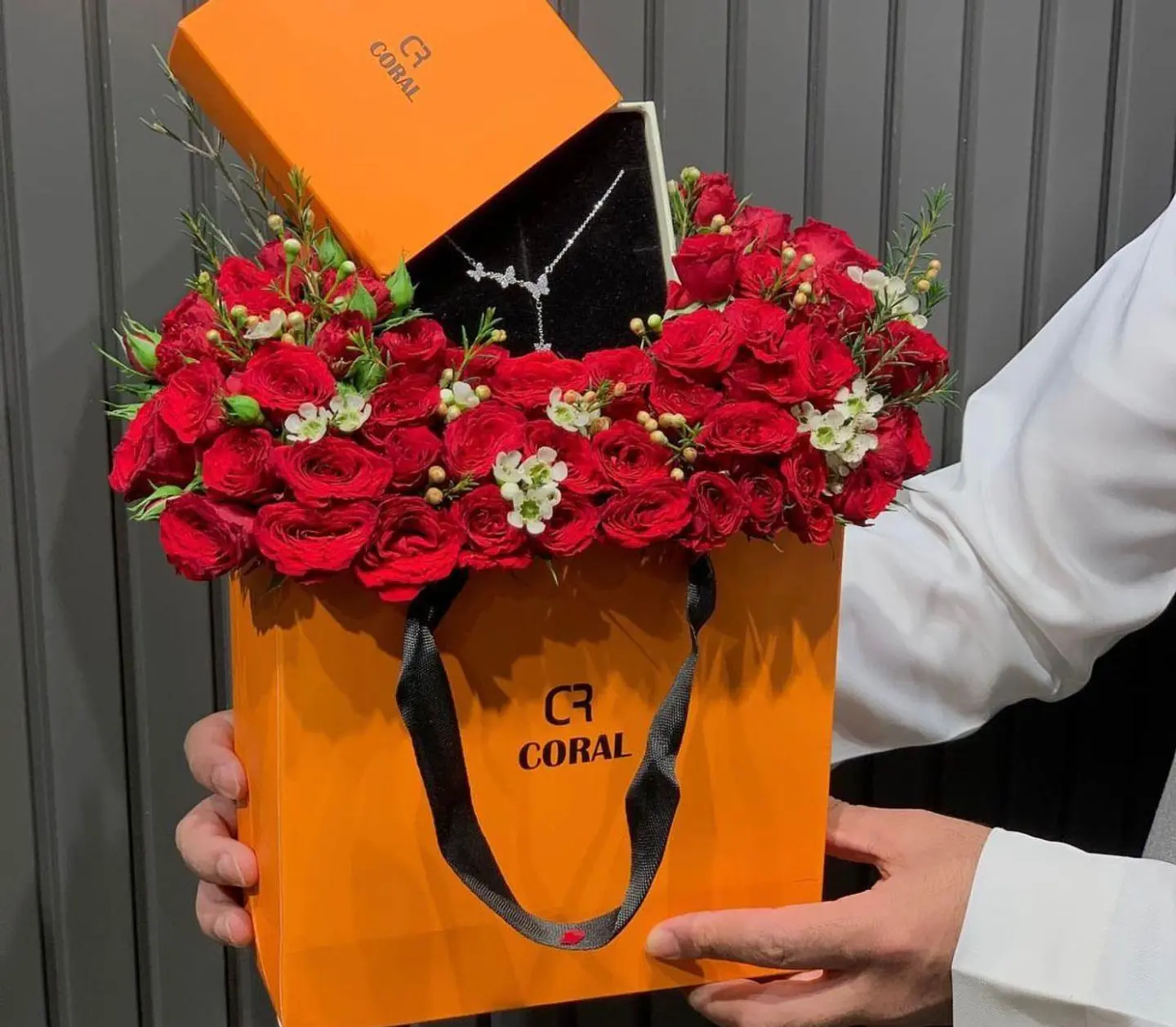 سلسال مع الورد الأحمر ٢٨/٧