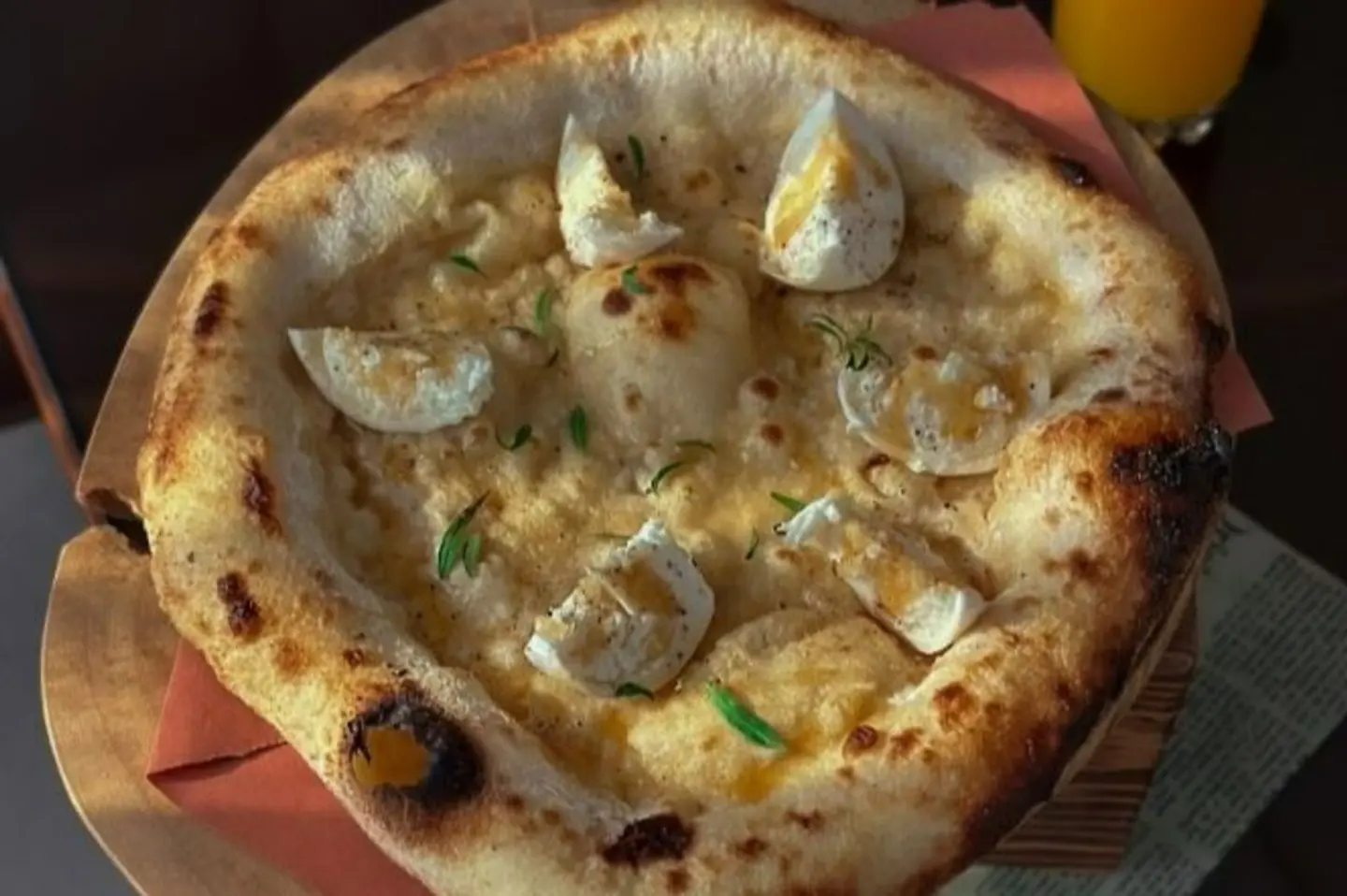 فطيرة بوراتا محروقة بالعسل