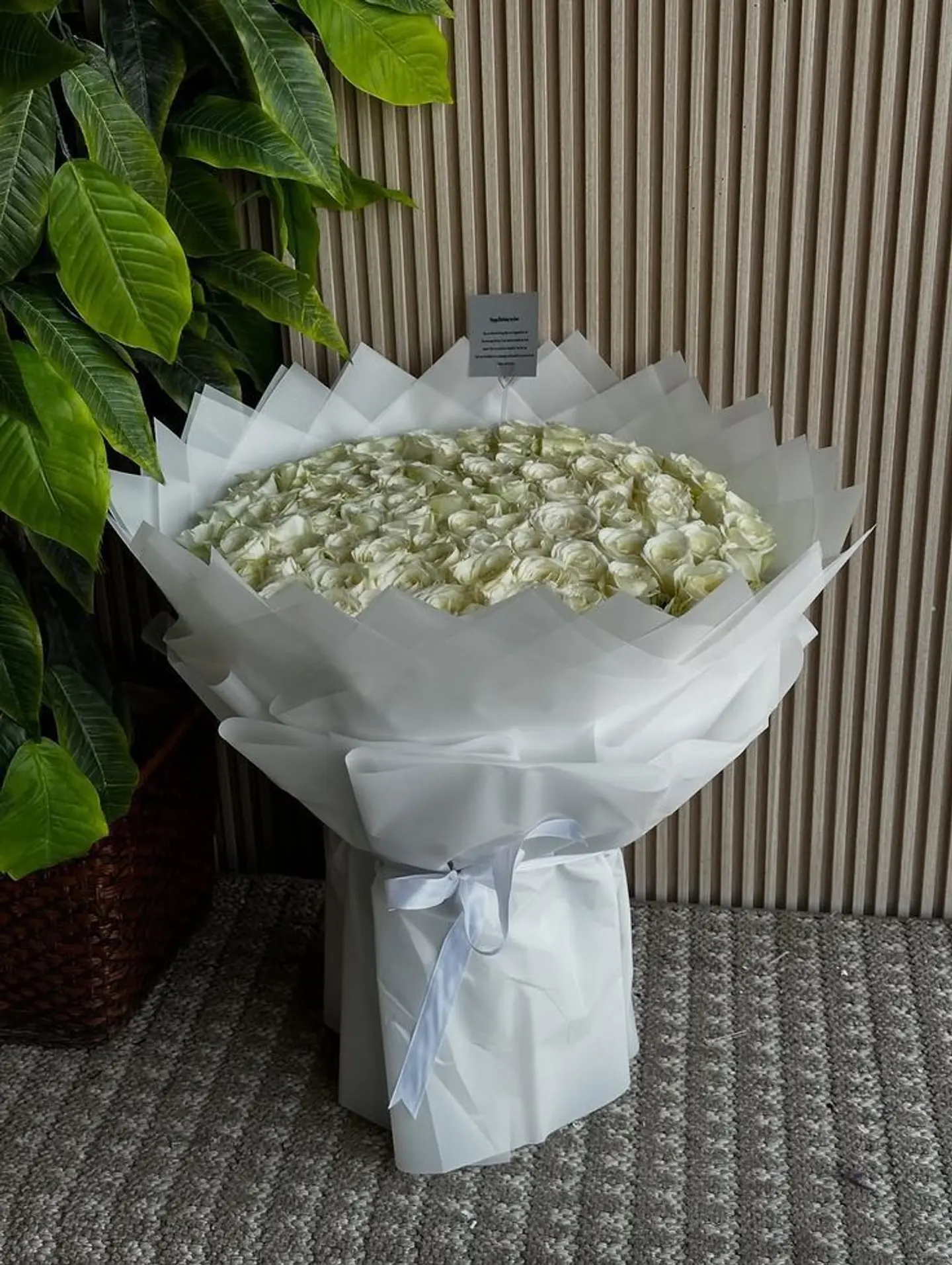 Jouri Bouquet White 014