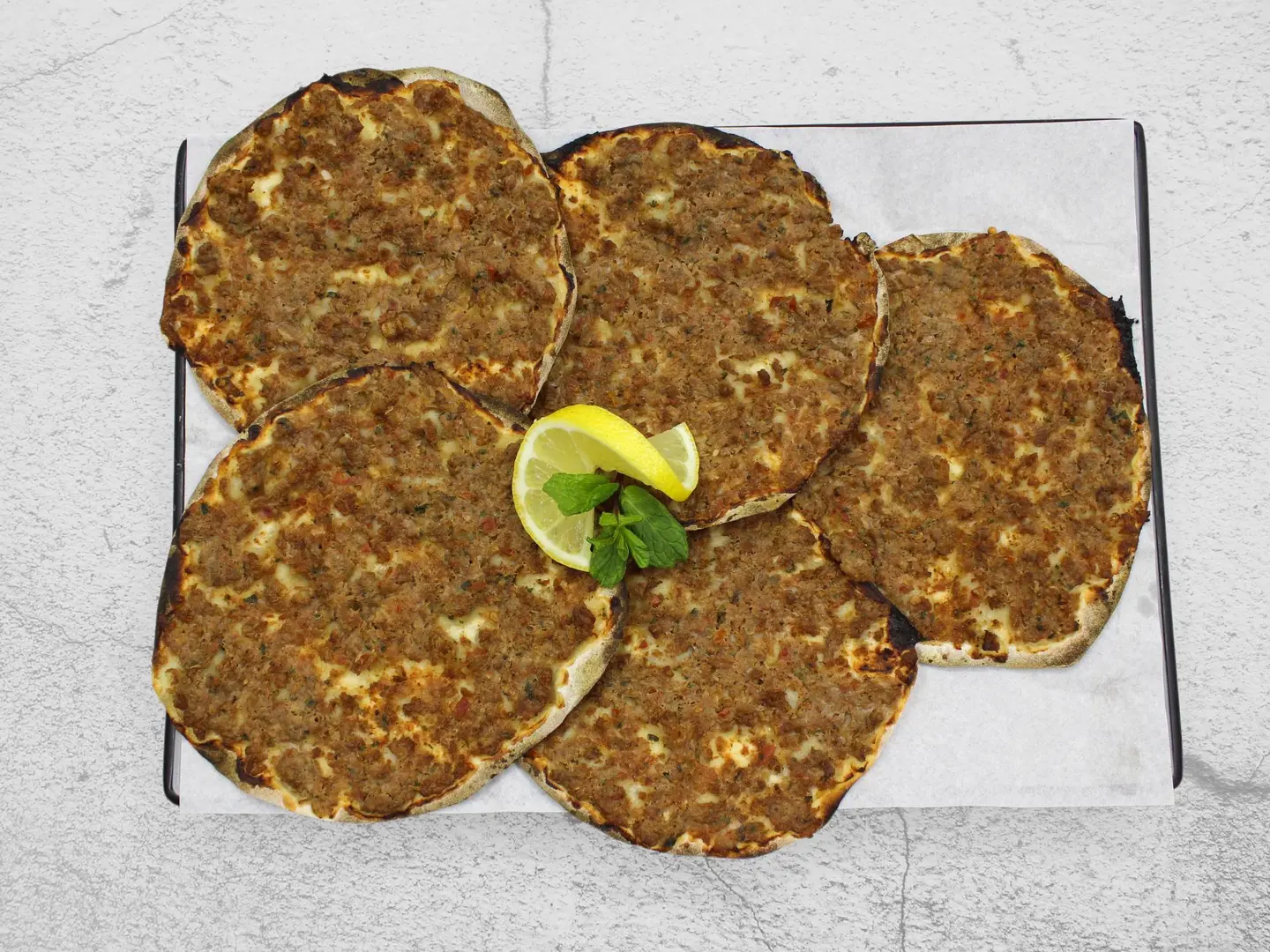 لحم بعجين بالخضار