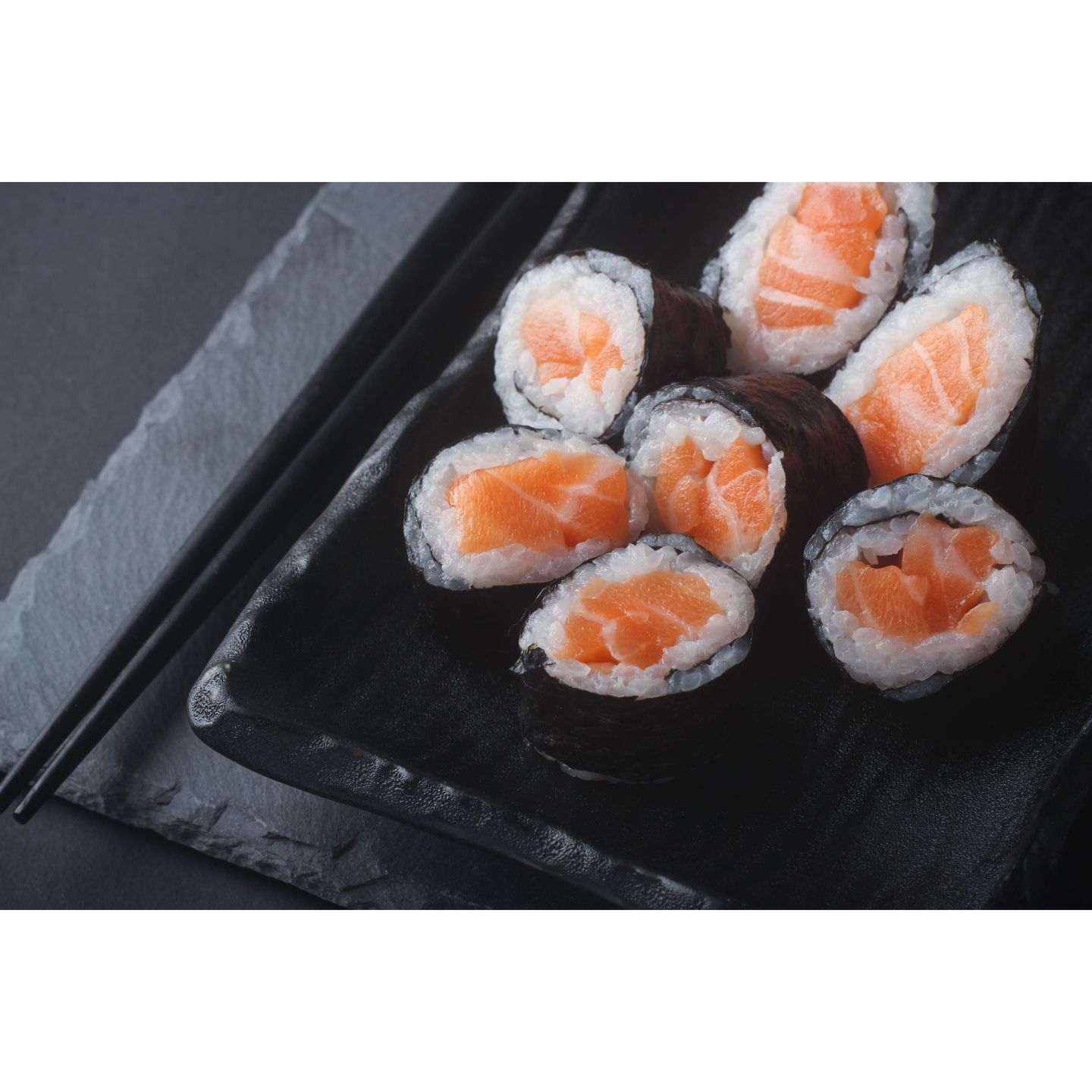 Salmon Maki Roll