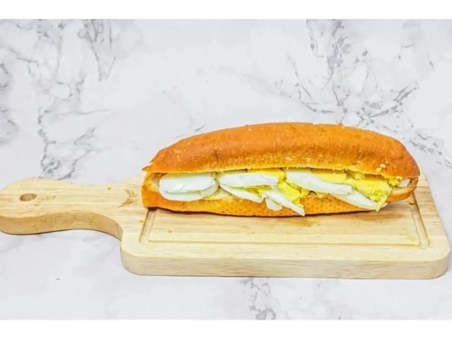 بيض مسلوق جبن