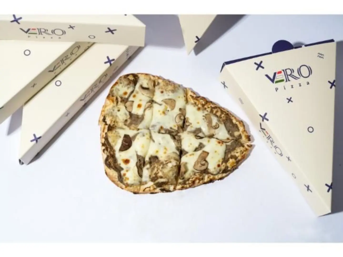 بيتزا ترافل سلايز