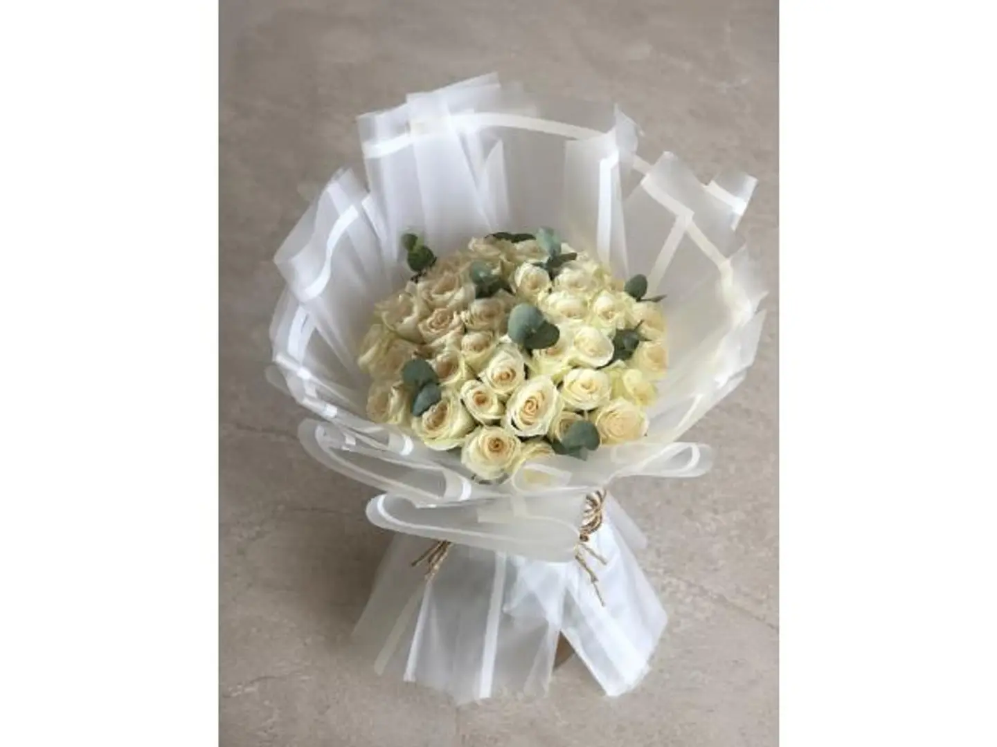 White Rose Bouquet 1