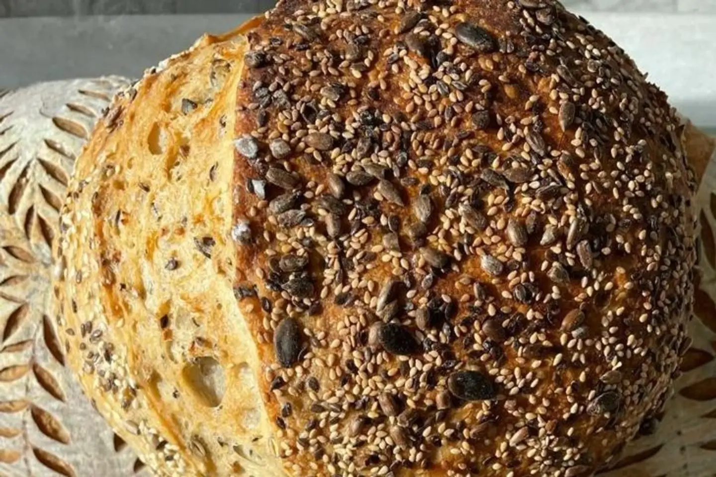 خبز الساوردو الريفي بالحبوب المتعددة