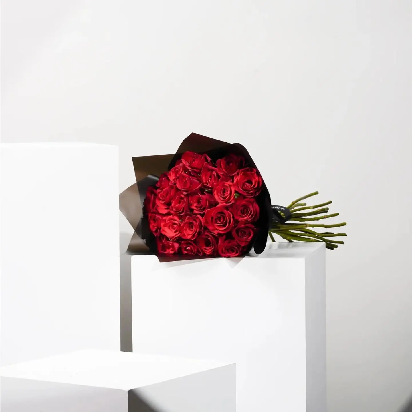 باقة الحب - 23 تغليف اسود