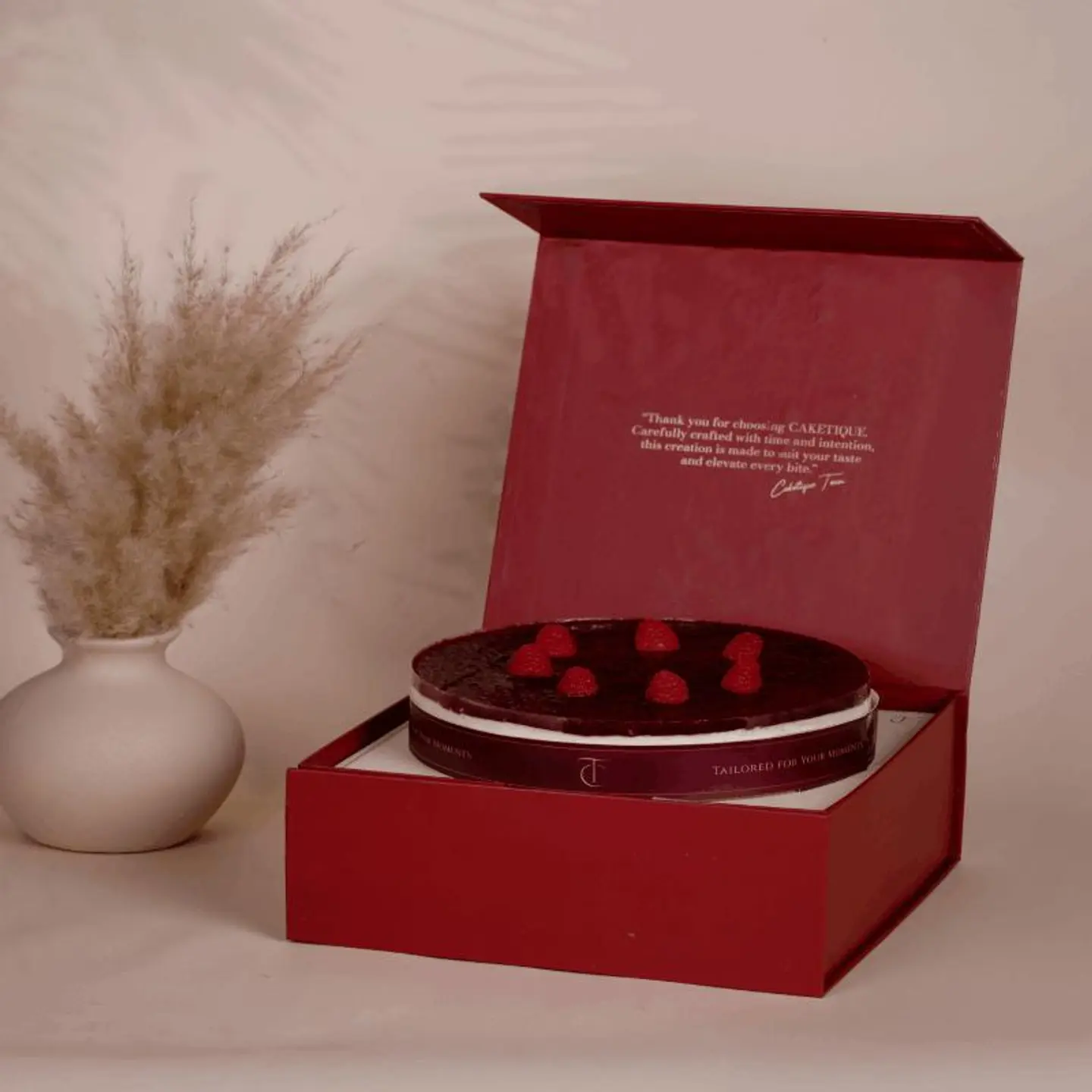 تشيز كيك توت أحمر كبير